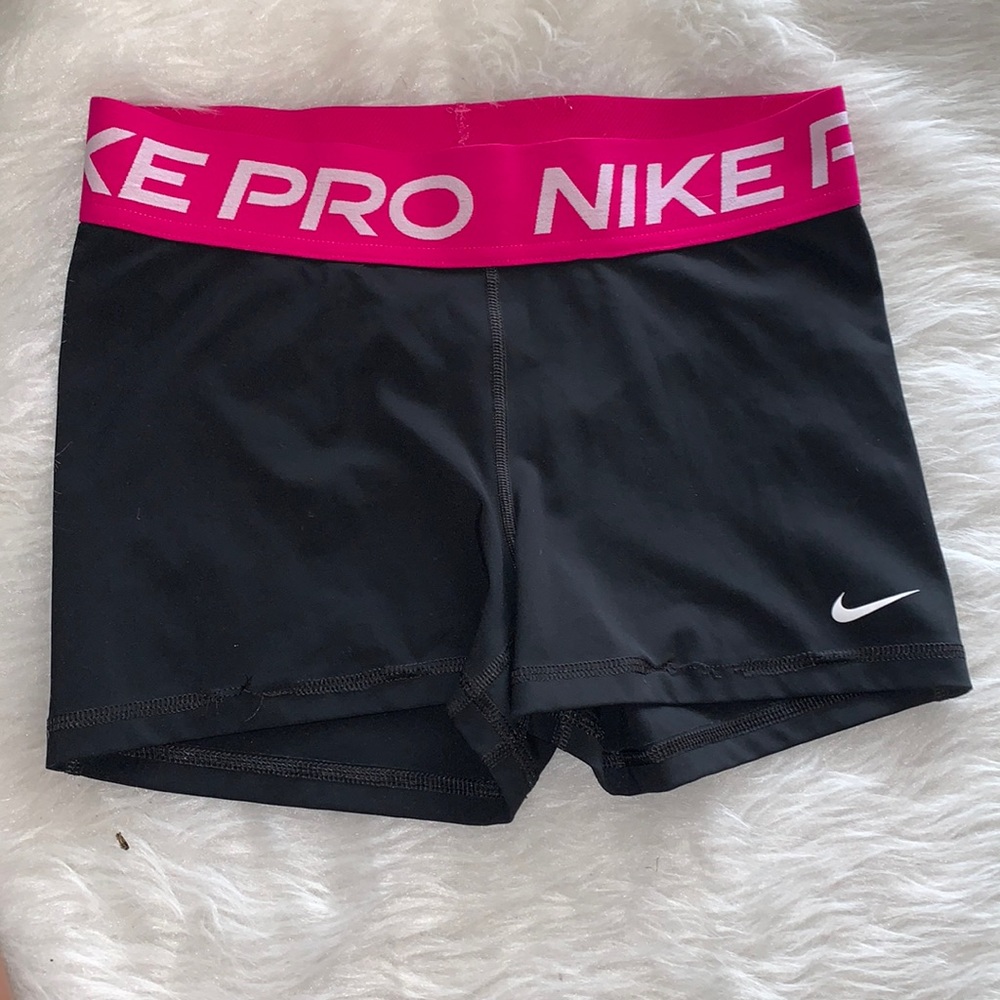 Nike pro women shorts